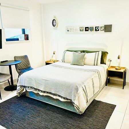Gibraltar Central Suites Exteriér fotografie