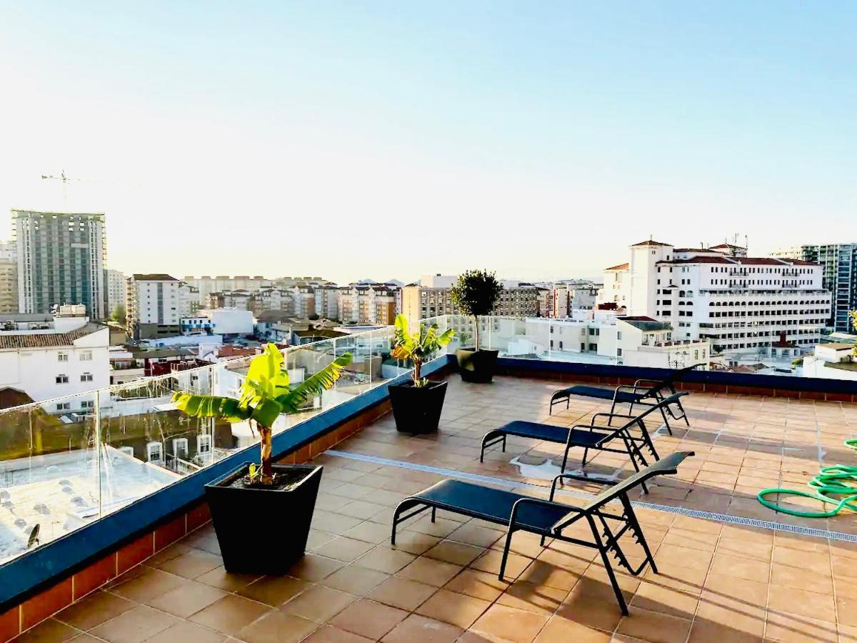 Gibraltar Central Suites Exteriér fotografie