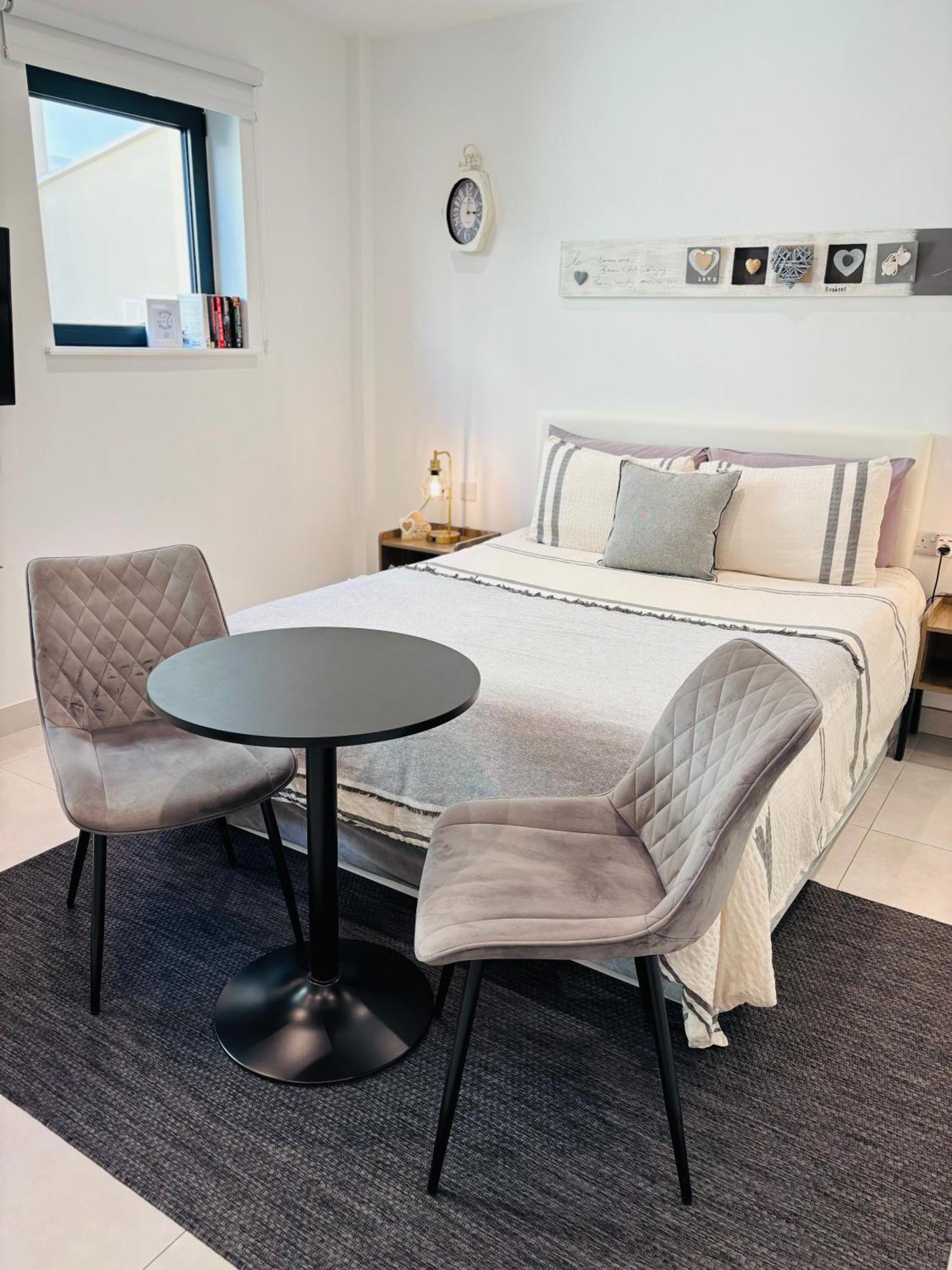 Gibraltar Central Suites Exteriér fotografie