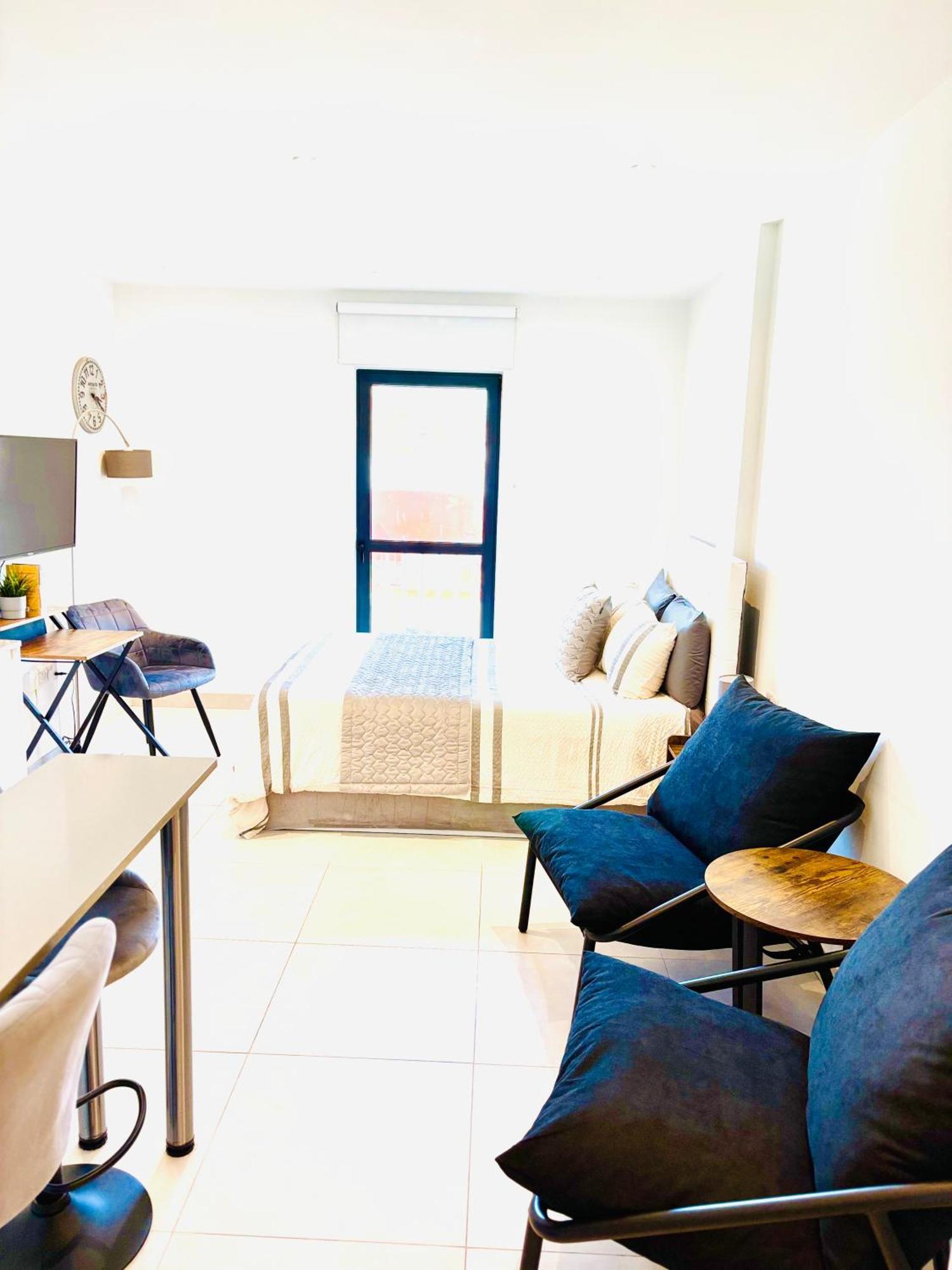 Gibraltar Central Suites Exteriér fotografie